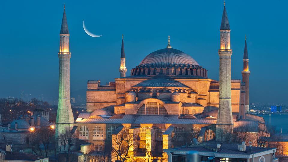 Hagia Sophia: Facts, History, Architecture